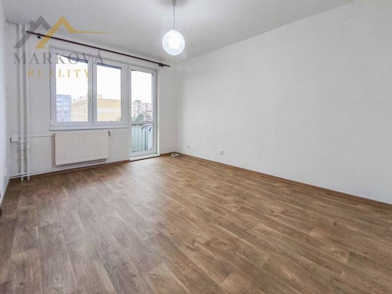 Pronájem byt 2+kk s balkónem, 42 m2, České Budějovice, ul. J.Opletala