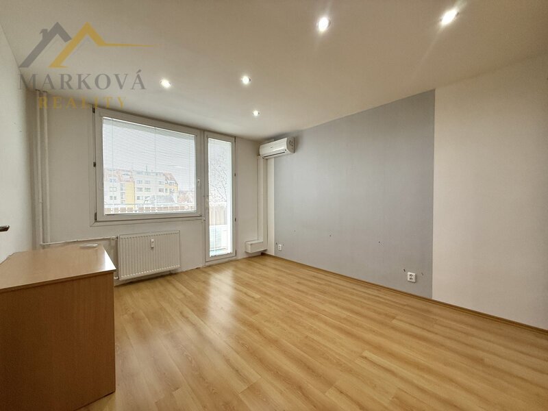 Pronájem, byt 2+1 s balkonem, České Budějovice, ul. Jar. Haška