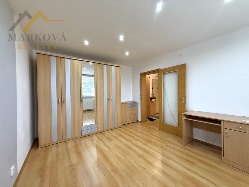 Pronájem, byt 2+1 s balkonem, České Budějovice, ul. Jar. Haška