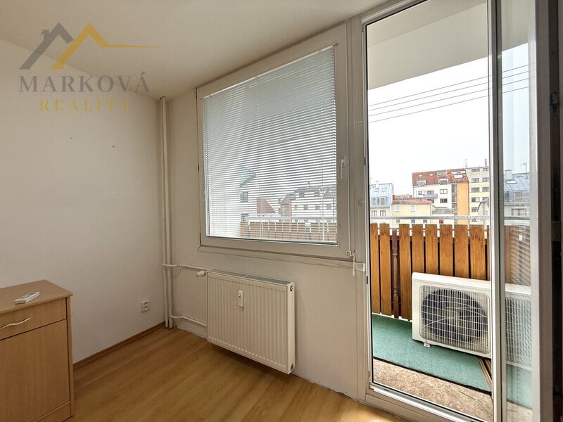 Pronájem, byt 2+1 s balkonem, České Budějovice, ul. Jar. Haška