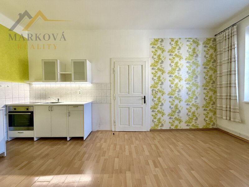Pronájem bytu 2kk se zasklenou lodžií, 46 m², Týn nad Vltavou, ul. Jiráskova