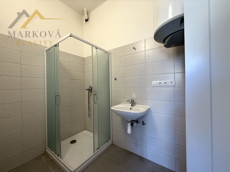 Pronájem bytu 2kk se zasklenou lodžií, 46 m², Týn nad Vltavou, ul. Jiráskova