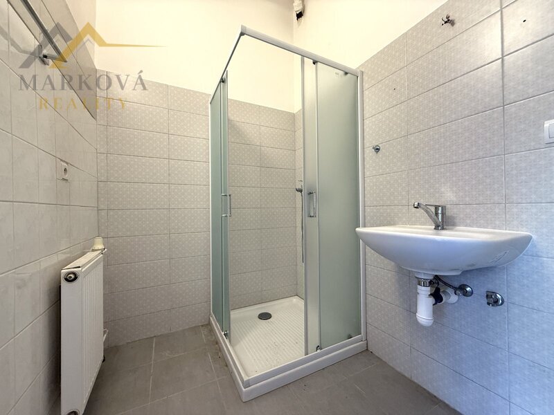 Pronájem bytu 2kk se zasklenou lodžií, 46 m², Týn nad Vltavou, ul. Jiráskova