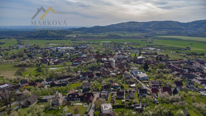 Prostorný rodinný dům po rekonstrukci (2019) 6+kk, 189 m², pozemek  1974 m²