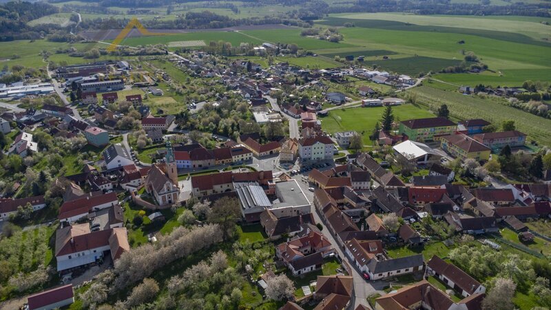 Prostorný rodinný dům po rekonstrukci (2019) 6+kk, 189 m², pozemek  1974 m²