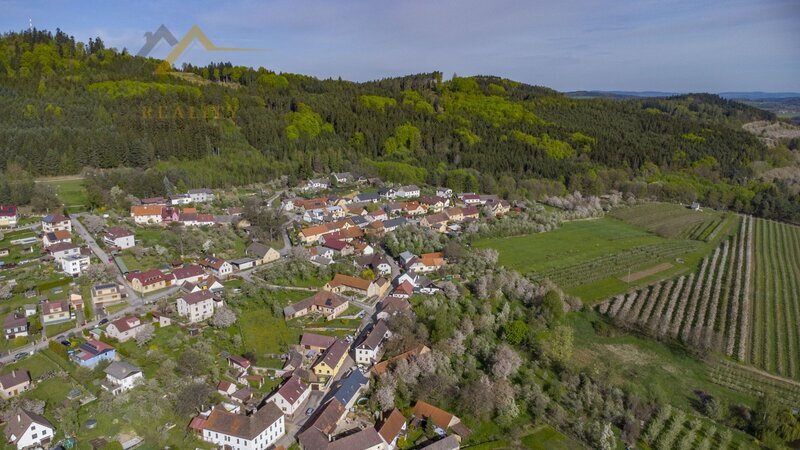 Prostorný rodinný dům po rekonstrukci (2019) 6+kk, 189 m², pozemek  1974 m²