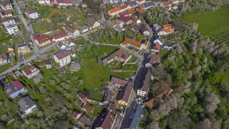 Prostorný rodinný dům po rekonstrukci (2019) 6+kk, 189 m², pozemek  1974 m²