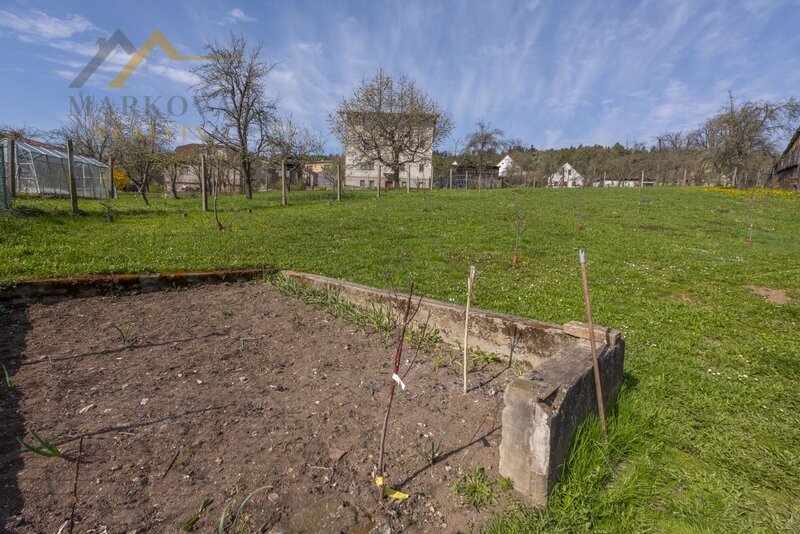 Prostorný rodinný dům po rekonstrukci (2019) 6+kk, 189 m², pozemek  1974 m²