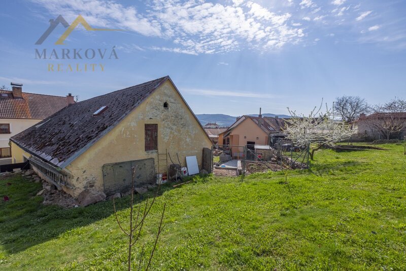 Prostorný rodinný dům po rekonstrukci (2019) 6+kk, 189 m², pozemek  1974 m²