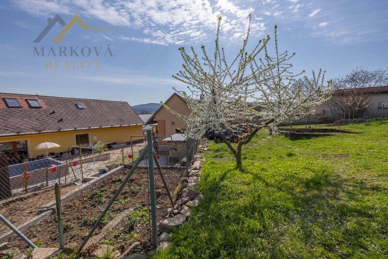 Prostorný rodinný dům po rekonstrukci (2019) 6+kk, 189 m², pozemek  1974 m²