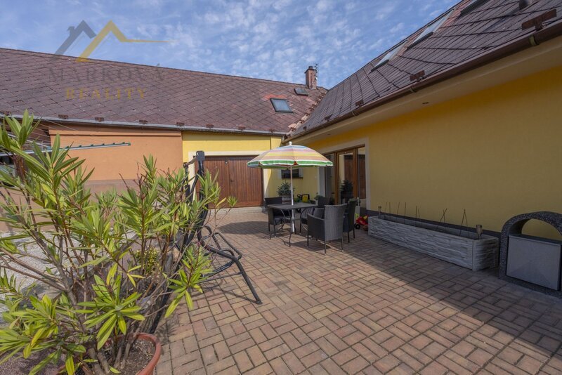 Prostorný rodinný dům po rekonstrukci (2019) 6+kk, 189 m², pozemek  1974 m²