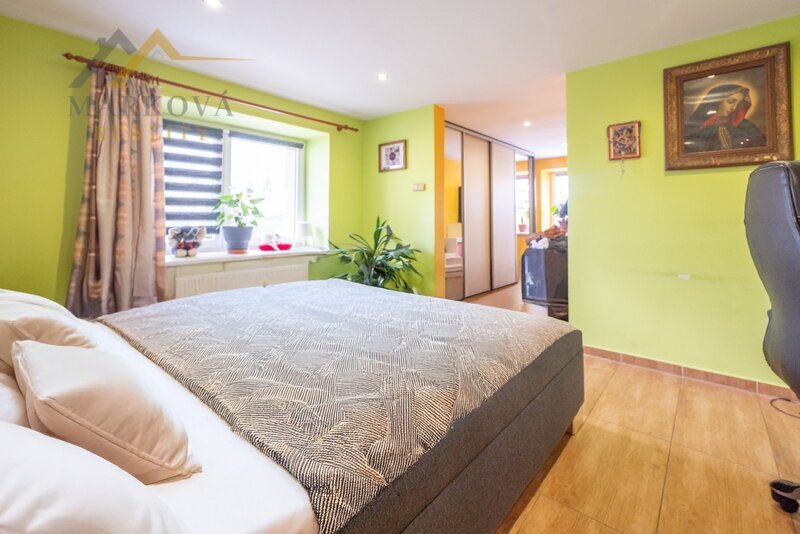 Prostorný rodinný dům po rekonstrukci (2019) 6+kk, 189 m², pozemek  1974 m²
