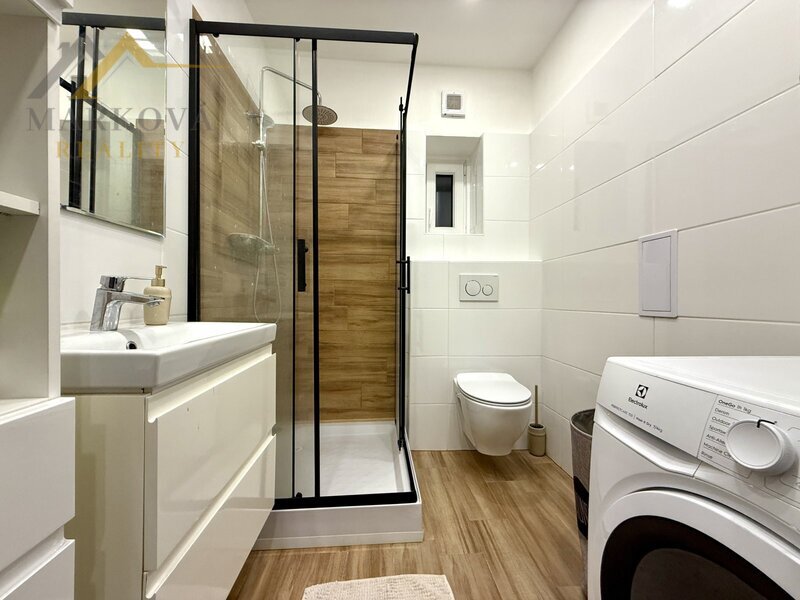 Pronájem, byt 1kk s terasou a přístupem do zahrady, 30 m2, Písek, ul. Dvořákova