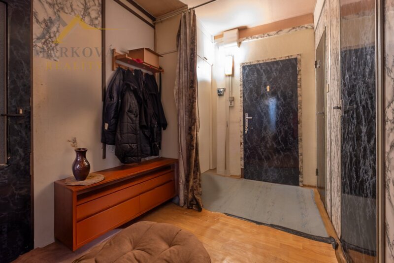 Prostorný byt 3+1, 77 m² s velkým sklepem a půdou 60 m², Vlachova Březí