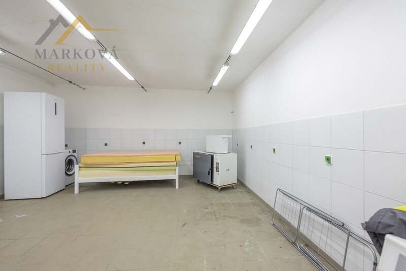 Rodinný dům s dílnou, stodolou a velkou zahradou, Žárovná, Šumava