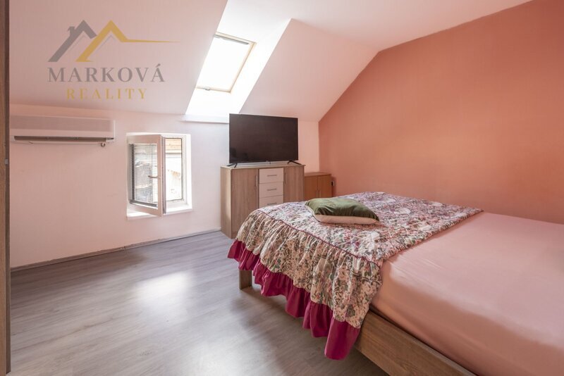 Rodinný dům s dílnou, stodolou a velkou zahradou, Žárovná, Šumava