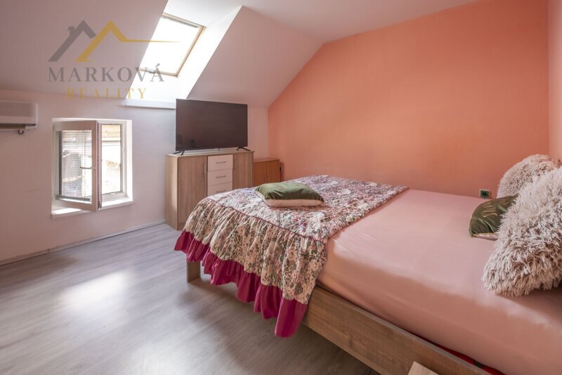 Rodinný dům s dílnou, stodolou a velkou zahradou, Žárovná, Šumava