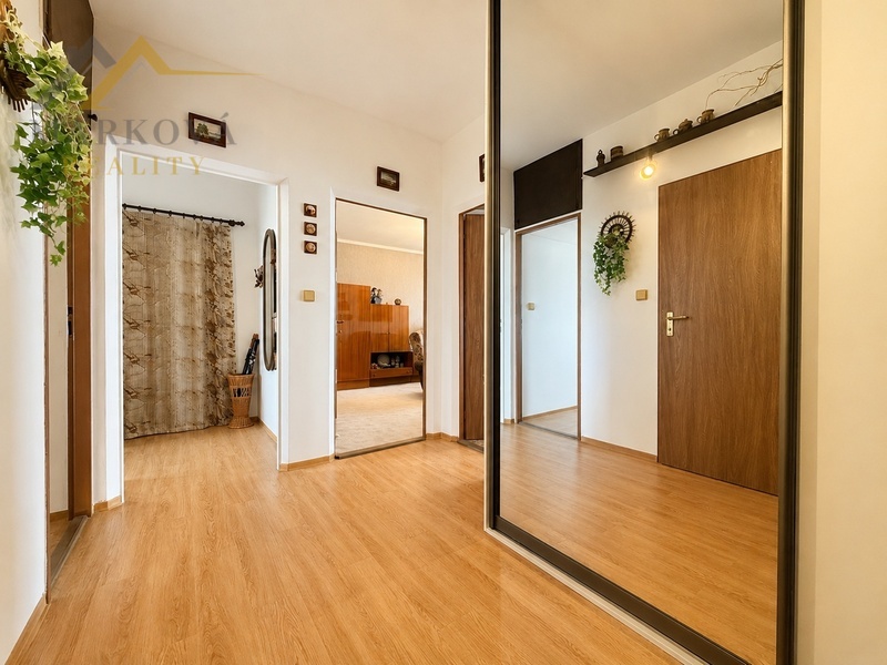 Prodej, byt 3+1 s lodžií, 75,32 m², Praha, Písnická ul.