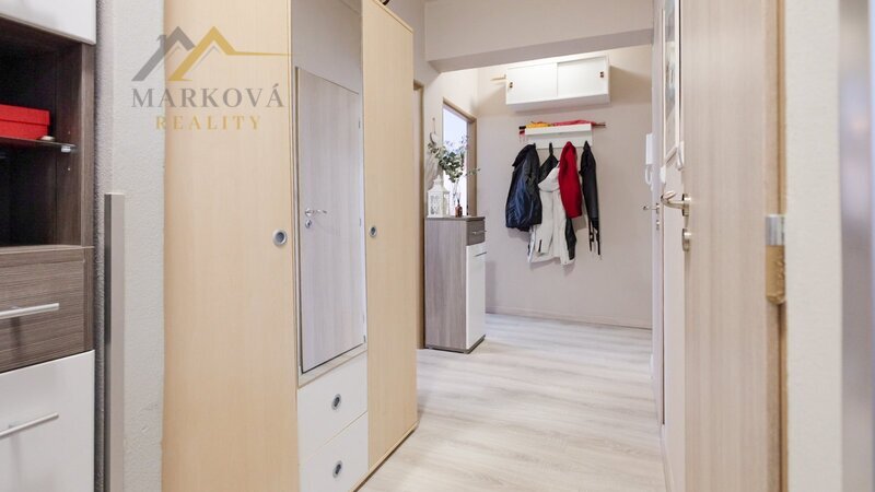 Prodej, byt 4+1 s balkonem, garáží a podílem na zahradě, 119 m², České Budějovice, Karla Tomana