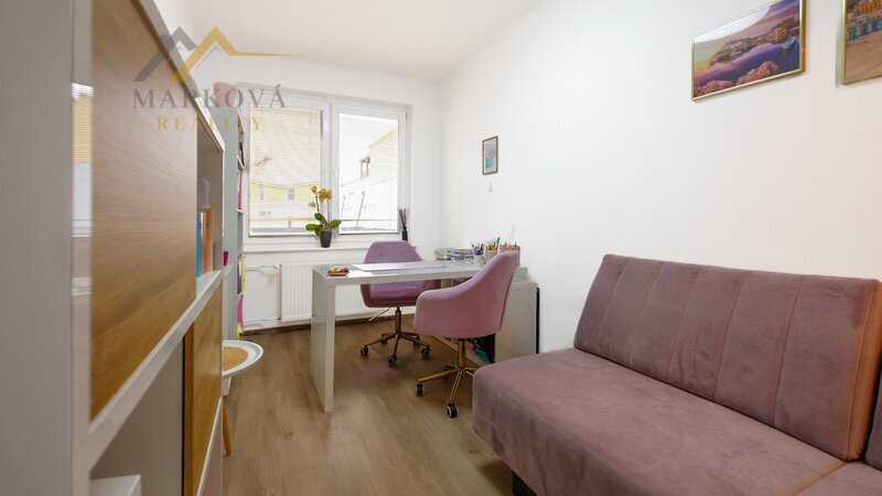 Prodej, byt 4+1 s balkonem, garáží a podílem na zahradě, 119 m², České Budějovice, Karla Tomana