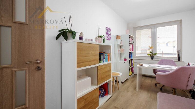 Prodej, byt 4+1 s balkonem, garáží a podílem na zahradě, 119 m², České Budějovice, Karla Tomana