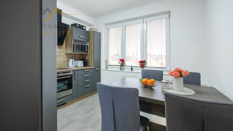 Prodej, byt 4+1 s balkonem, garáží a podílem na zahradě, 119 m², České Budějovice, Karla Tomana