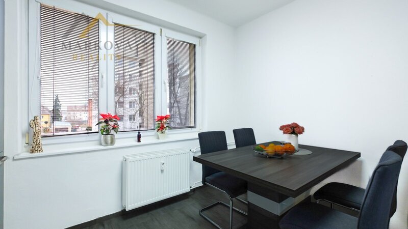 Prodej, byt 4+1 s balkonem, garáží a podílem na zahradě, 119 m², České Budějovice, Karla Tomana