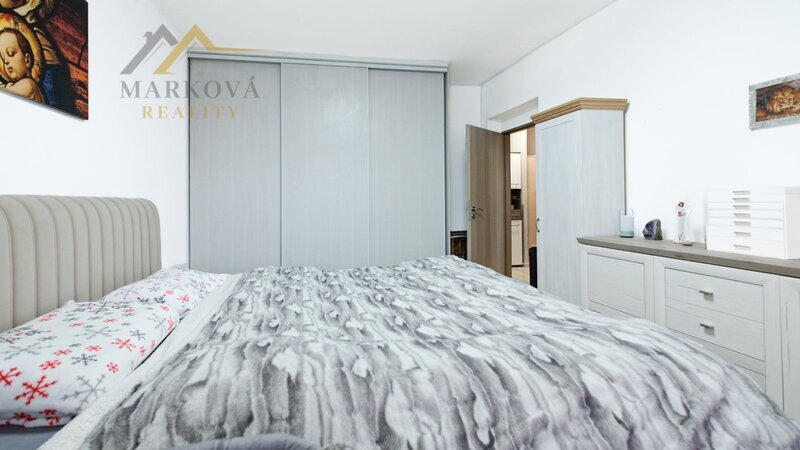 Prodej, byt 4+1 s balkonem, garáží a podílem na zahradě, 119 m², České Budějovice, Karla Tomana