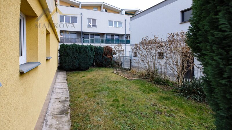 Prodej, byt 4+1 s balkonem, garáží a podílem na zahradě, 119 m², České Budějovice, Karla Tomana