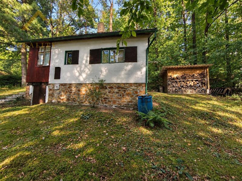 Rekreační chata pouhých 46 m od vody | Hněvkovická přehrada – Kostelec