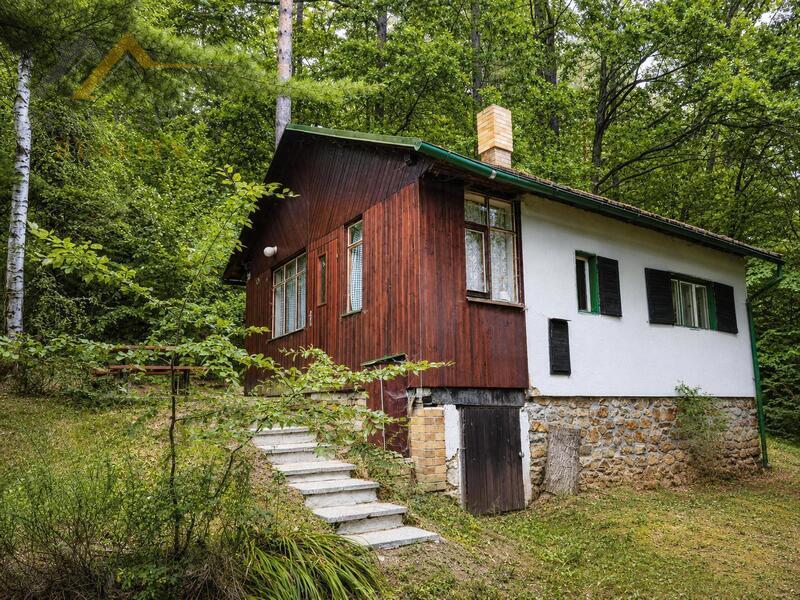 Rekreační chata pouhých 46 m od vody | Hněvkovická přehrada – Kostelec