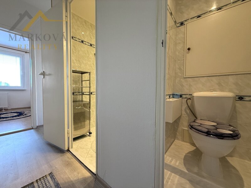 Pronájem světlého bytu 3+1 s prostorným balkonem, České Budějovice – sídliště Vltava