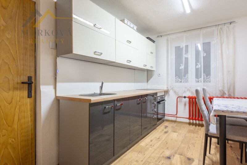 Pronájem bytu 4+1, 82 m², se zahradou a jezírkem, Soběslav