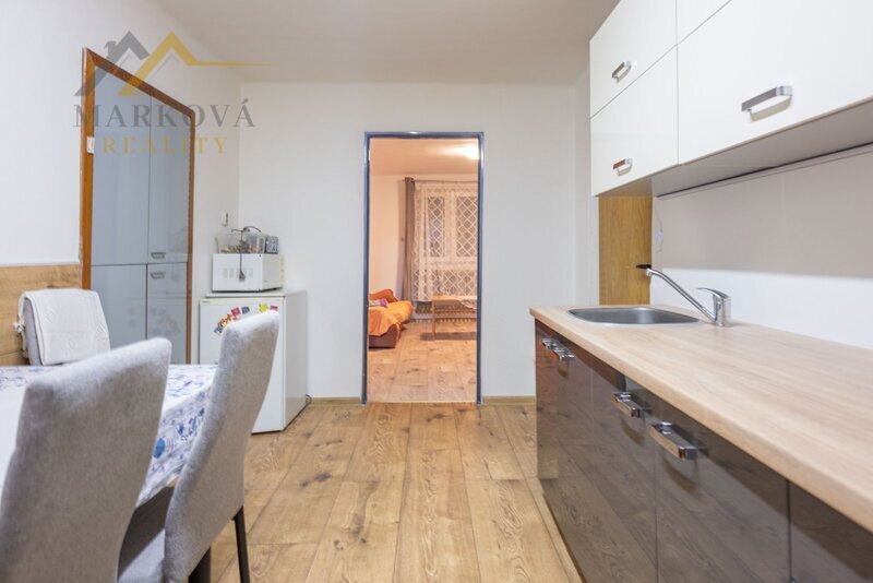 Pronájem bytu 4+1, 82 m², se zahradou a jezírkem, Soběslav