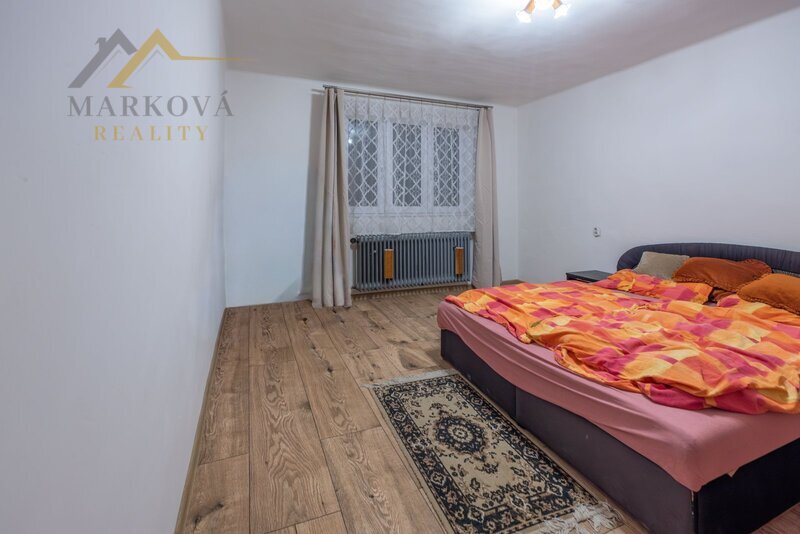 Pronájem bytu 4+1, 82 m², se zahradou a jezírkem, Soběslav