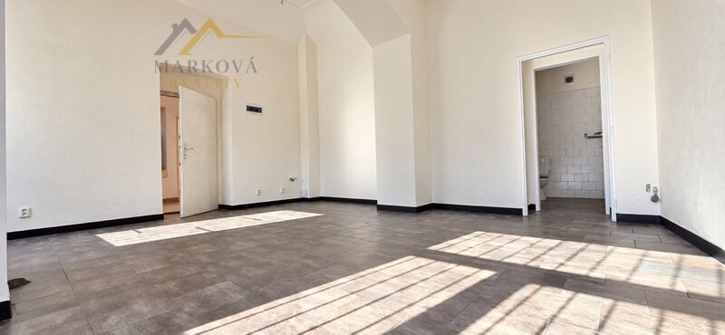Pronájem komerčního prostoru 30,4 m², Praha, Smíchov