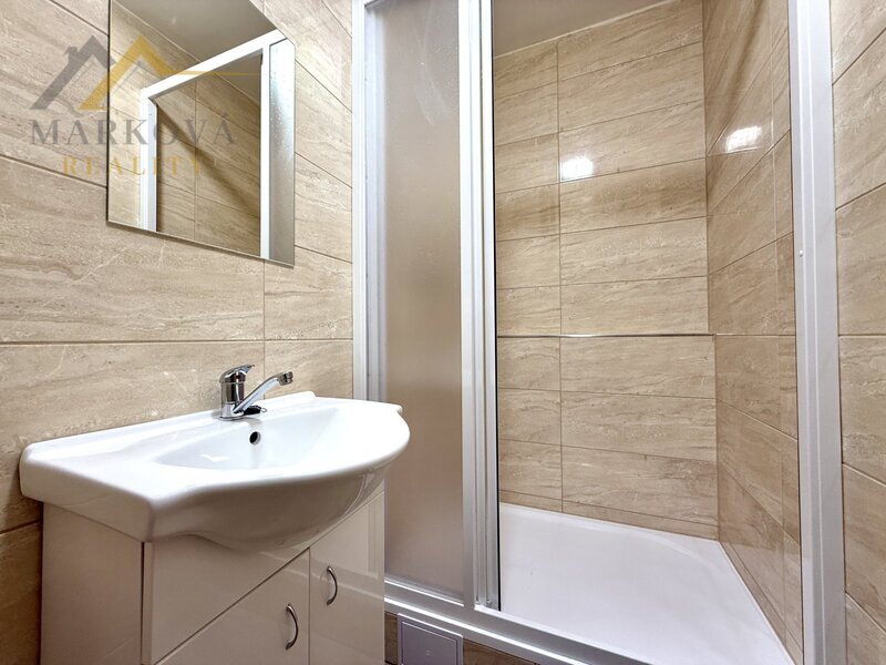 Pronájem, byt 2kk s lodžií, 40 m2, Týn nad Vltavou, ul. nám. Mládeže