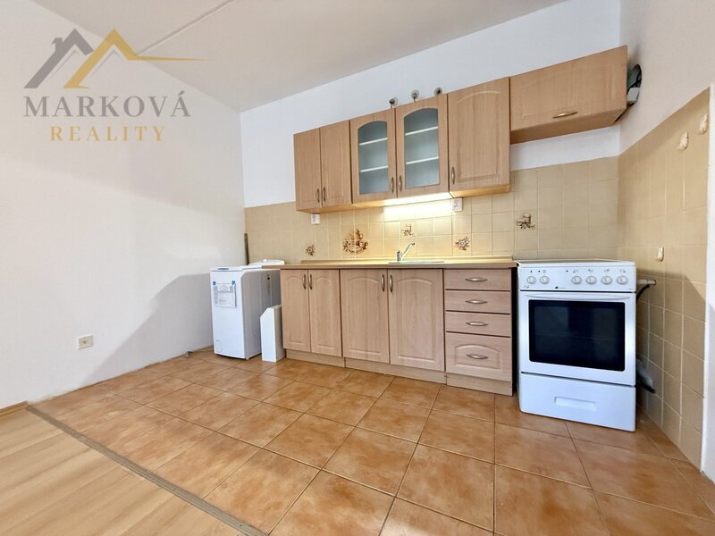 Pronájem, byt 2kk s lodžií, 40 m2, Týn nad Vltavou, ul. nám. Mládeže