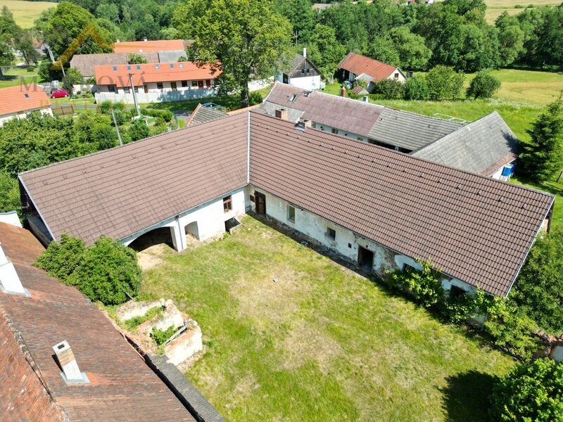 Prodej, rodinný dům se stavební parcelou, Bežerovice, Bechyně, 2008 m2