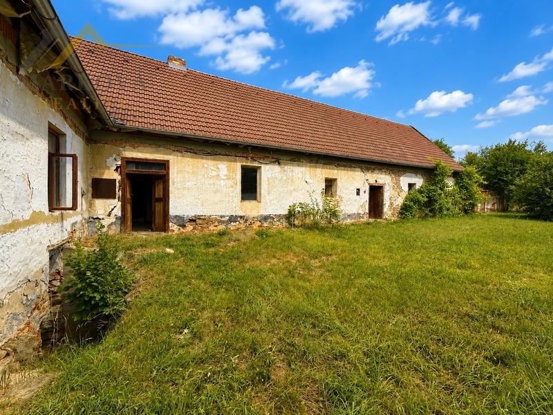 Prodej, rodinný dům se stavební parcelou, Bežerovice, Bechyně, 2008 m2