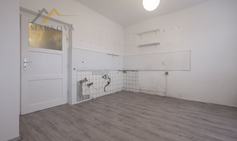 Prodej, rodinný dům se zahradou / stavebním pozemkem, 3.233 m², České Budějovice, ul. Pražská třída