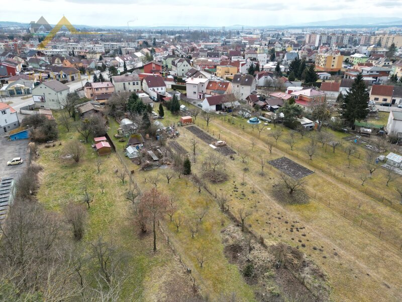 Prodej, rodinný dům se zahradou / stavebním pozemkem, 3.233 m², České Budějovice, ul. Pražská třída