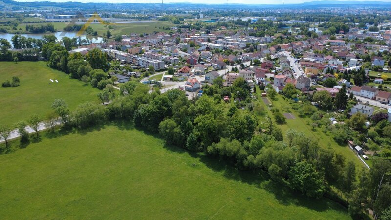 Prodej, rodinný dům se zahradou / stavebním pozemkem, 3.233 m², České Budějovice, Nemanice