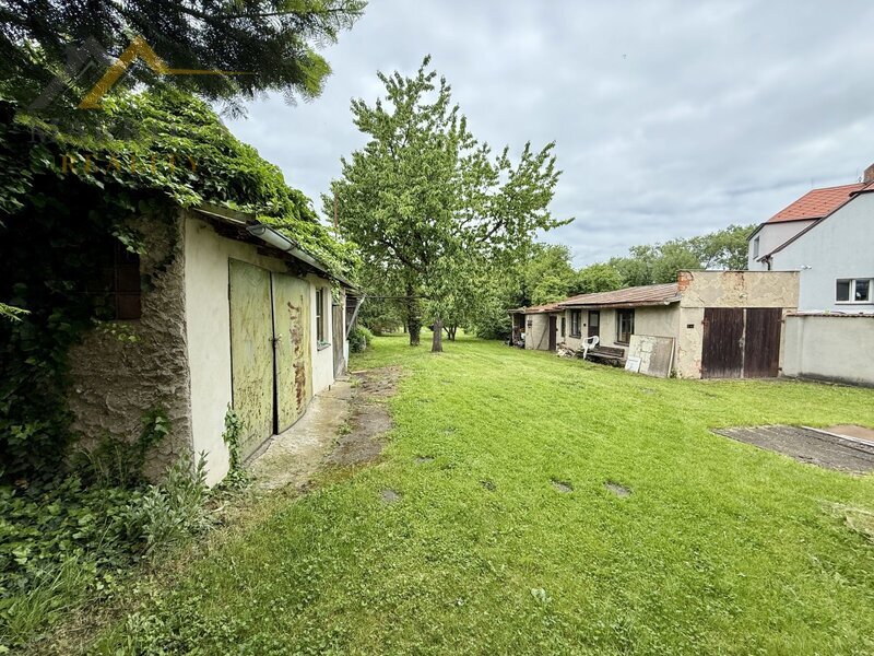 Prodej, rodinný dům se zahradou / stavebním pozemkem, 3.233 m², České Budějovice, Nemanice