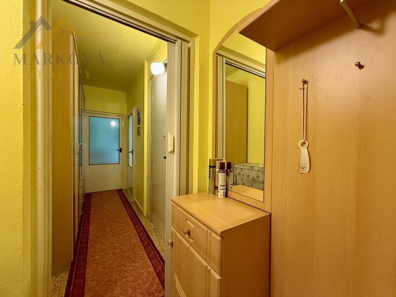 Pronájem bytu 2+kk, 42,8 m² – Český Krumlov, sídliště Plešivec