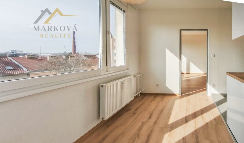 Pronájem krásného bytu 3+1 s balkonem a šatnou po kompletní rekonstrukci, Mánesova – České Budějovic