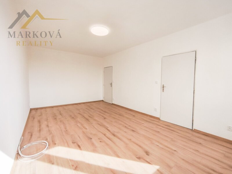 Pronájem krásného bytu 3+1 s balkonem a šatnou po kompletní rekonstrukci, Mánesova – České Budějovic