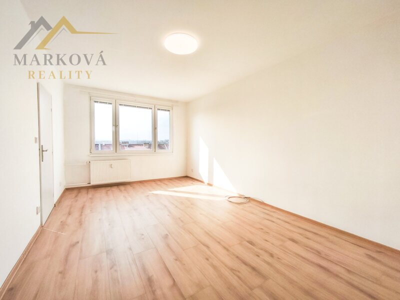 Pronájem krásného bytu 3+1 s balkonem a šatnou po kompletní rekonstrukci, Mánesova – České Budějovic