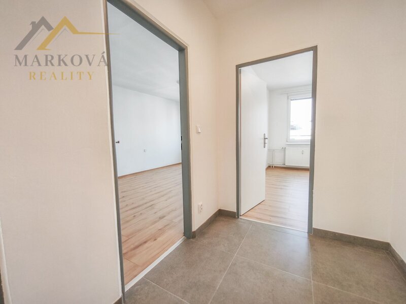 Pronájem krásného bytu 3+1 s balkonem a šatnou po kompletní rekonstrukci, Mánesova – České Budějovic