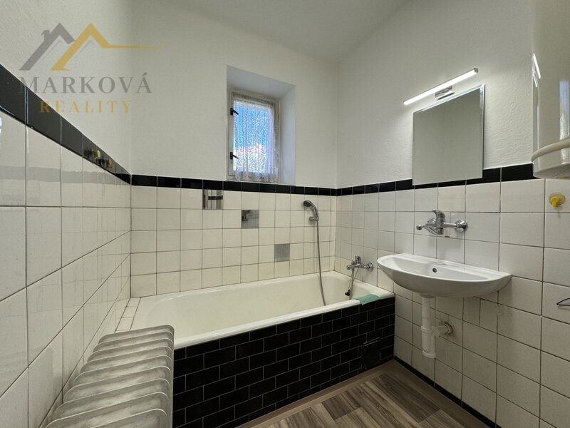 Pronájem, rodinný dům, 6+1, Týn nad Vltavou, Dewetterova ul., 896 m2